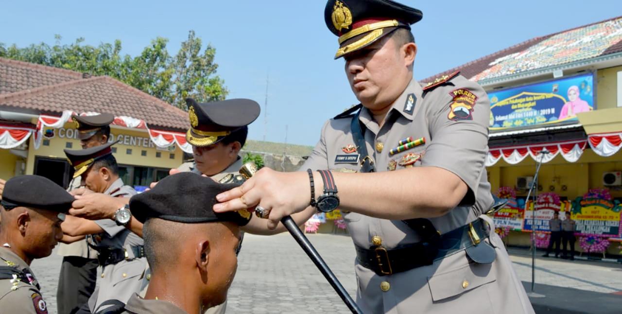 10 Bintara Remaja Ikuti Tradisi Pembaretan